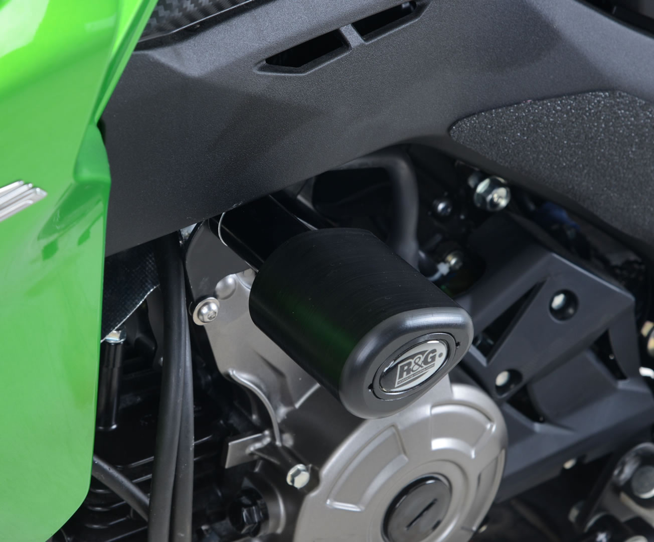 R&G Racing Crash Protectors - Aero Style for the Kawasaki Z125 '16 only R&G Racing Crash Protectors - Aero Style for the Kawasaki Z125 '16 only